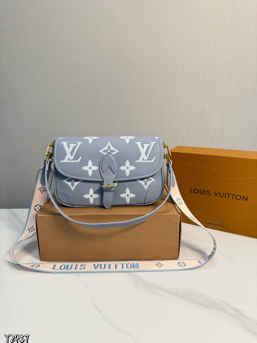 Louis Vuitton p115 Diane size 25 Handbag