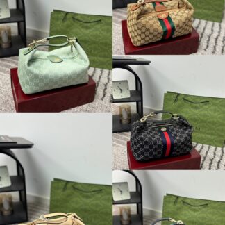 Gucci P115 27 20 Vanity GG Supreme Crossbody Bag Canvas