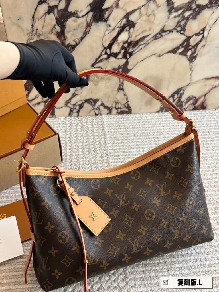 Louis Vuitton p170 carryall Neverfull 34 Material Calfskin Clutch 1.9 editorial product context 1