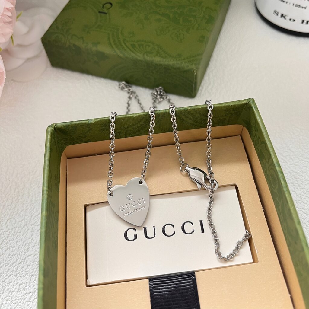Designer Necklace editorial product context 1