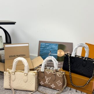 Louis Vuitton p125 size 25 onthego Tote Bag