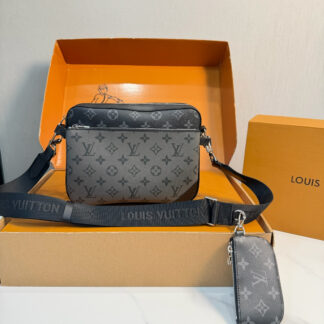 Louis Vuitton p135 25 Bag 25 x 4 x 18