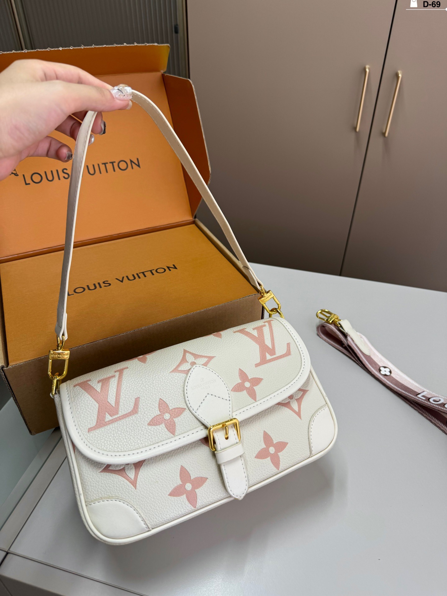 Louis Vuitton diane p110 Bag