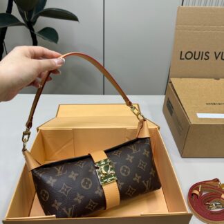 Louis Vuitton p130 26 21 10 POCHETTE MIA Bags 21