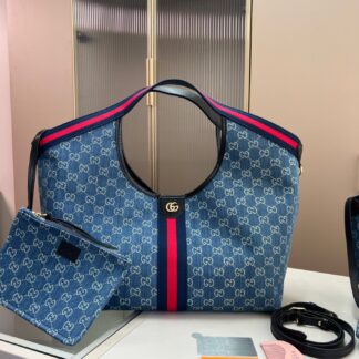 Gucci 01 26 17 37 23 Crossbody Bag 26 x