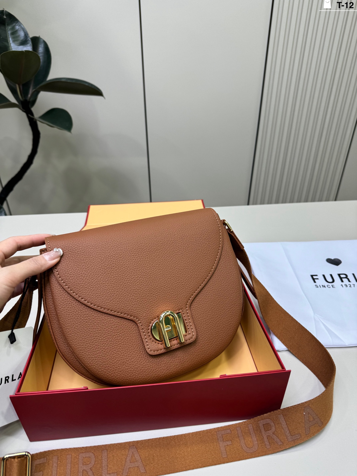 Designer 12 25 18 FURLA Bag 25 x 18 cm