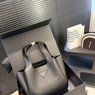 Prada 24 22 8807 Clutch