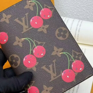 Designer Leather Clutch 1.9 x 1.1 x 0.2 cm