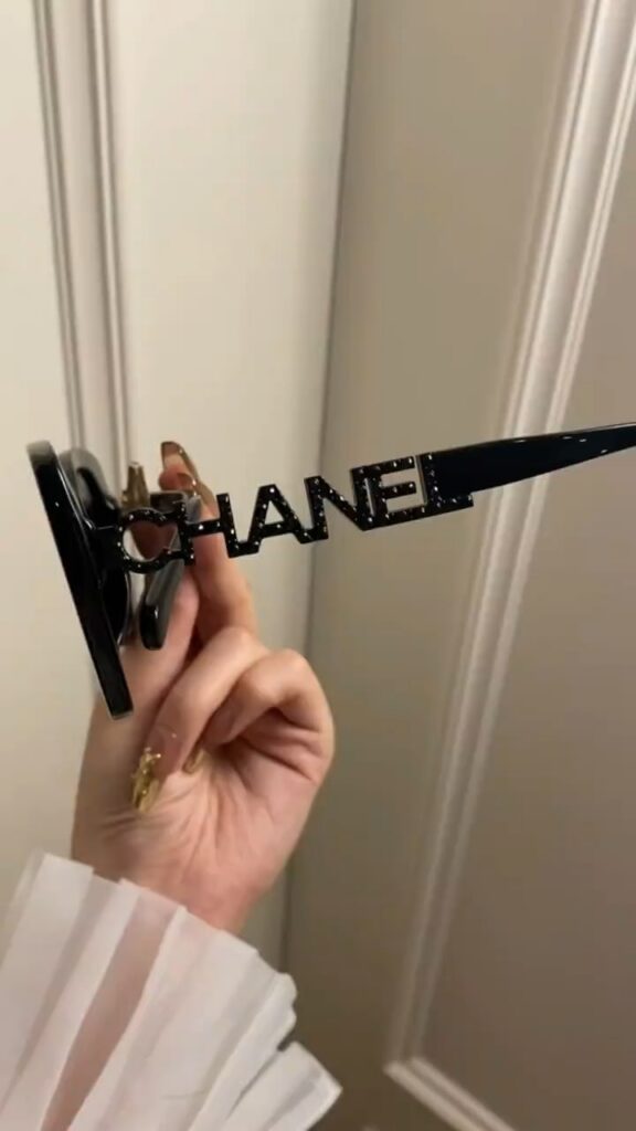 Chanel Hair Clip Black Ring editorial product context 1