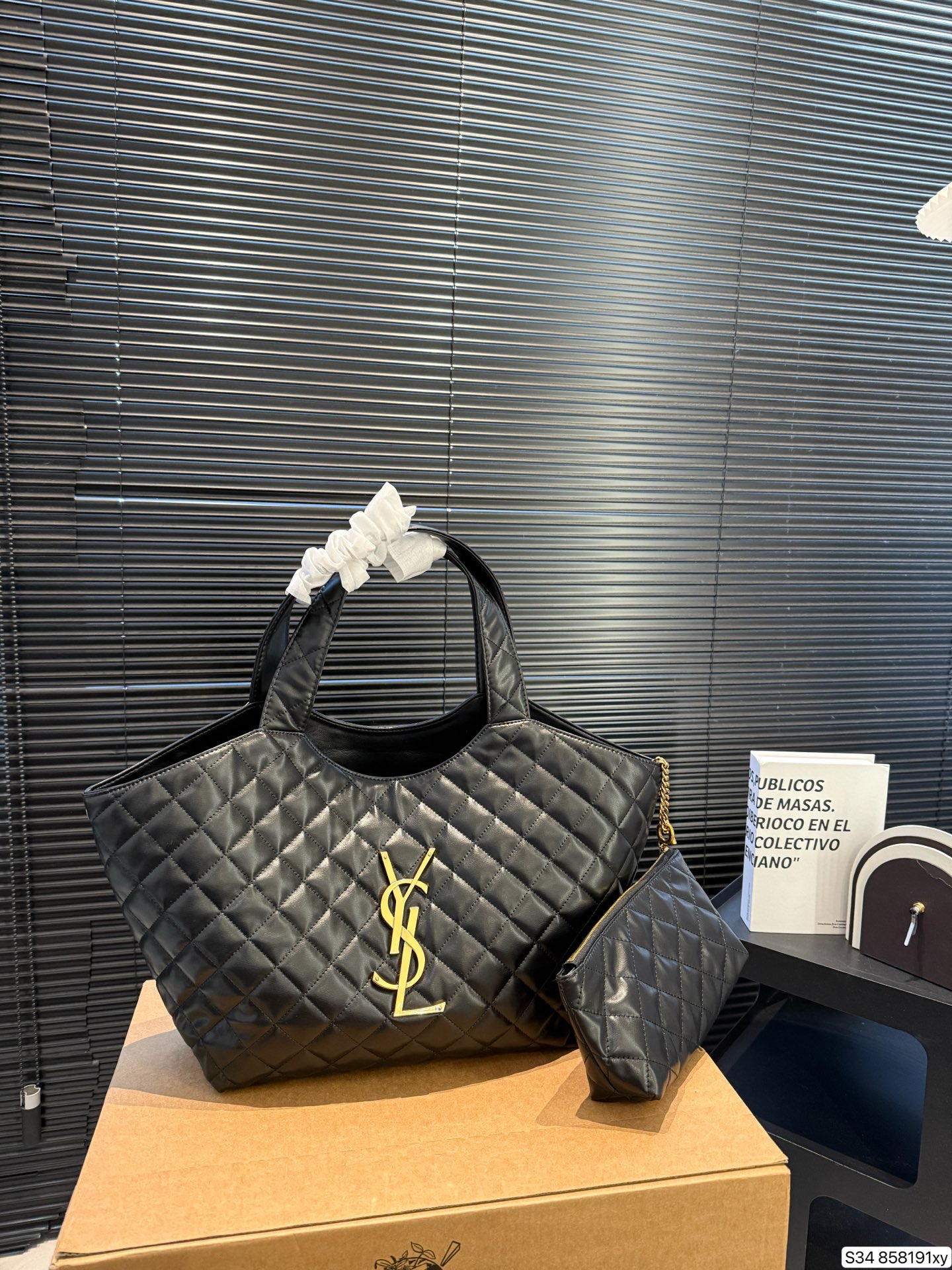 Saint Laurent P205 30 28 Tote Bag