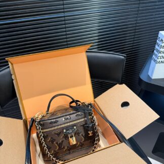 Louis Vuitton P165 19 12 Bag