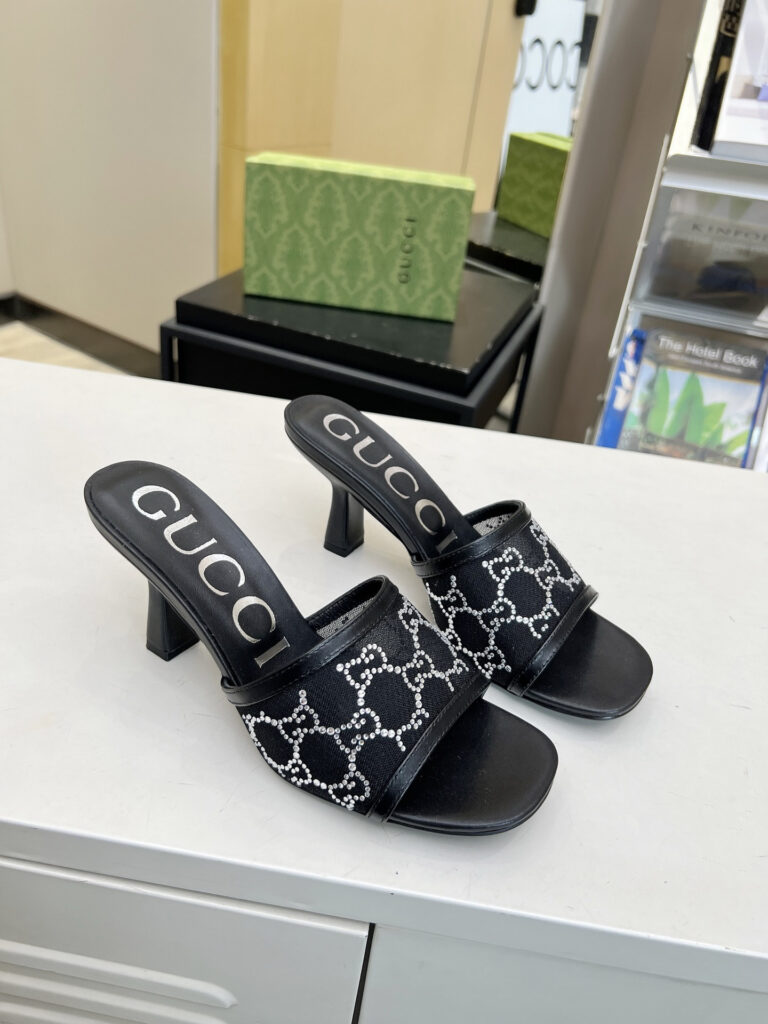 Gucci Women's Sandal Sandals editorial product context 1