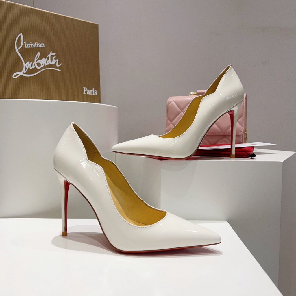 Loubi Kate Piece 12 cm editorial product context 1