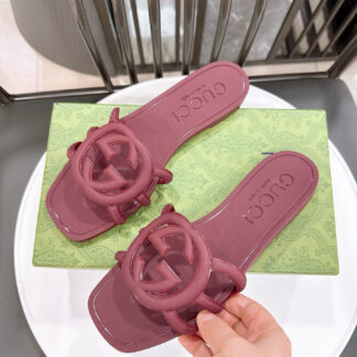 Gucci women's interlocking g slide sandal