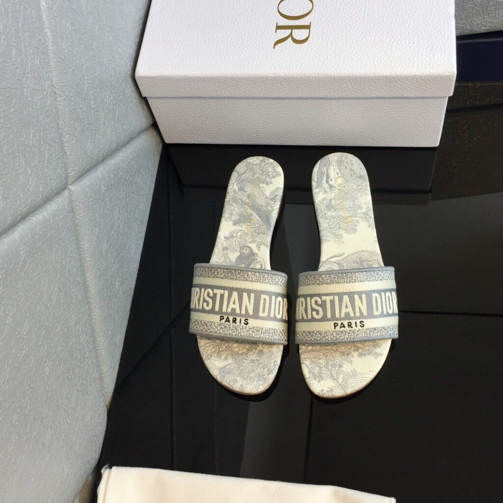 Dior DWAY SLIDES editorial product context 1