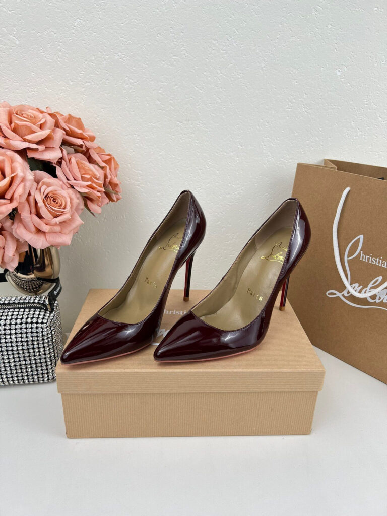 Loubi Kate Piece editorial product context 1