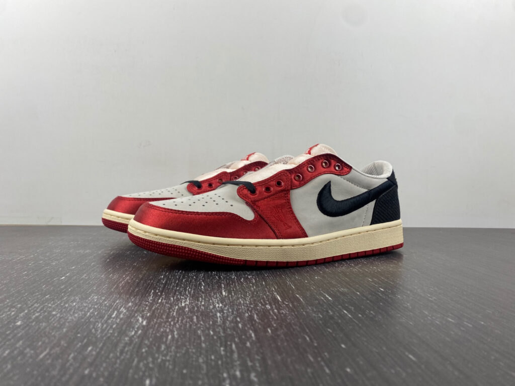 Air Jordan Jordan 1 Retro Low Og Trophy Room Away Piece editorial product context 1