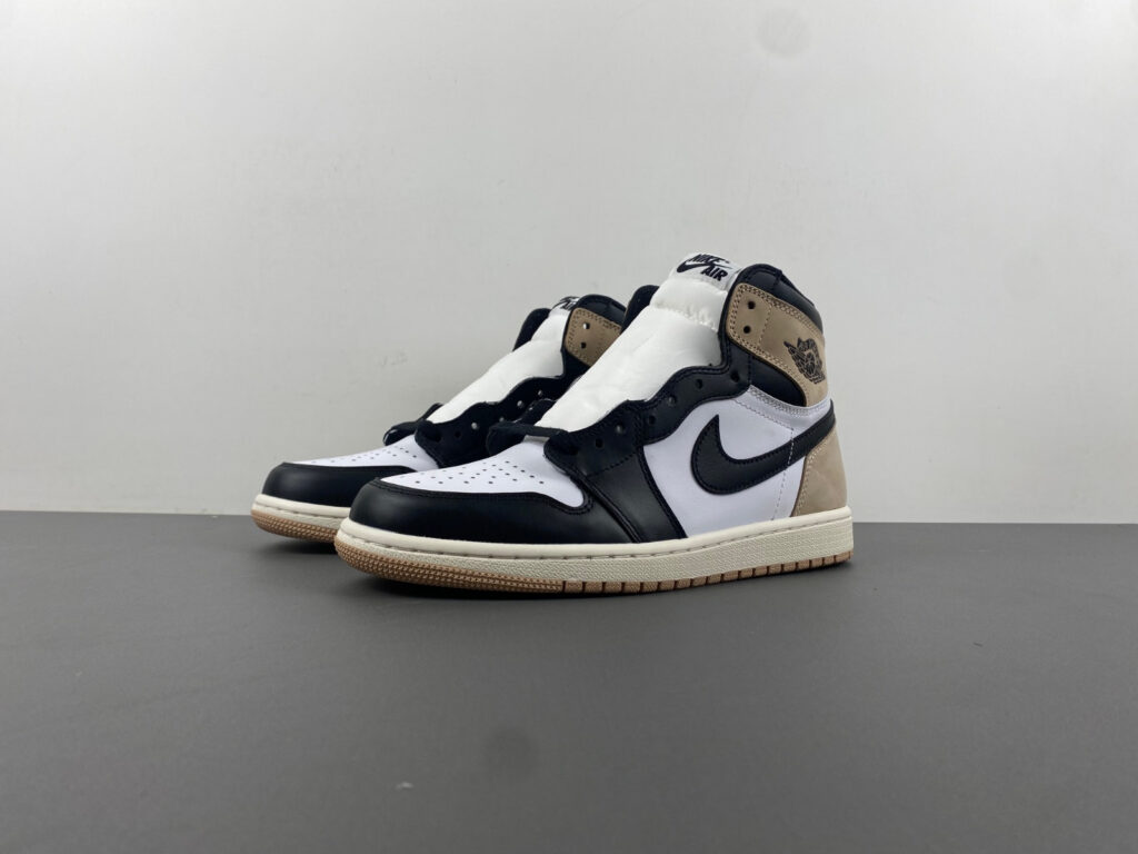 Air Jordan 1 High Og Wmns "latte" Piece editorial product context 1