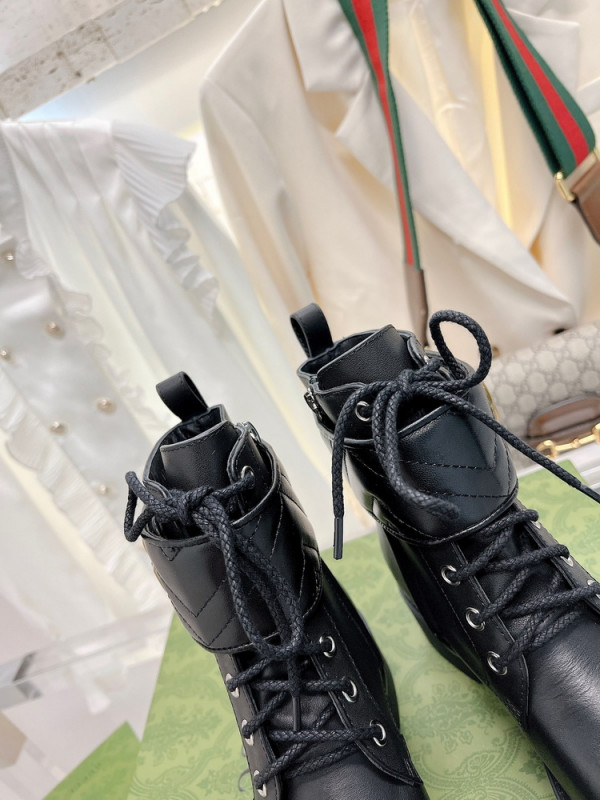 Gucci women's ankle boot with double g