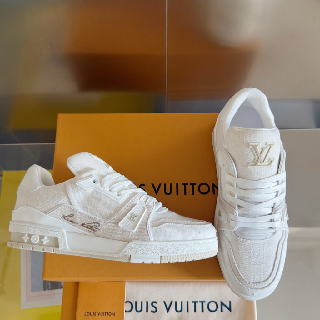 Cl Sneakers editorial product context 1