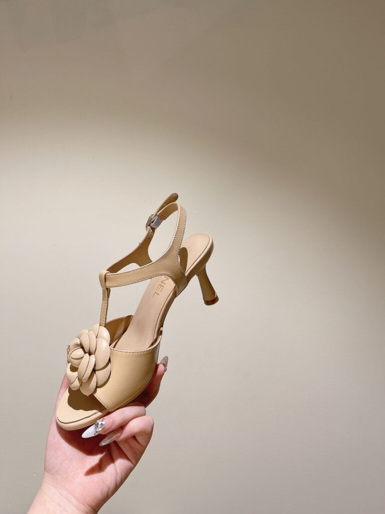 Cl Heels 4.5cm Leather Pumps editorial product context 1