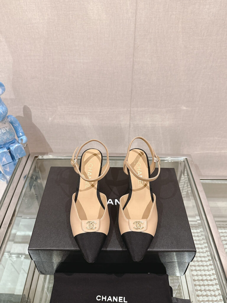 Cl Heels 7.0cm Pumps editorial product context 1