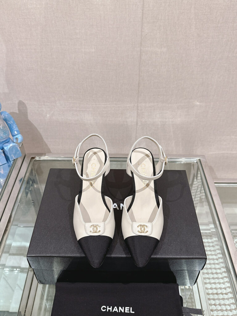 Cl Heels 7.0cm Pumps editorial product context 1