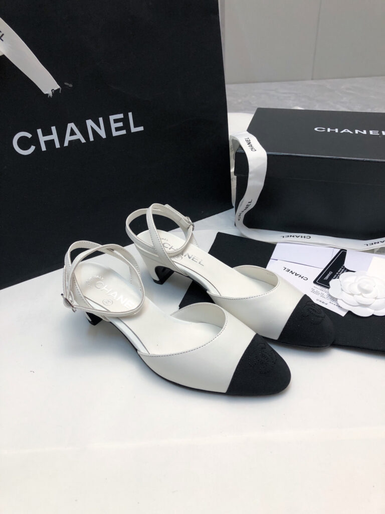 Cl Sling Back 4.0cm Piece editorial product context 1