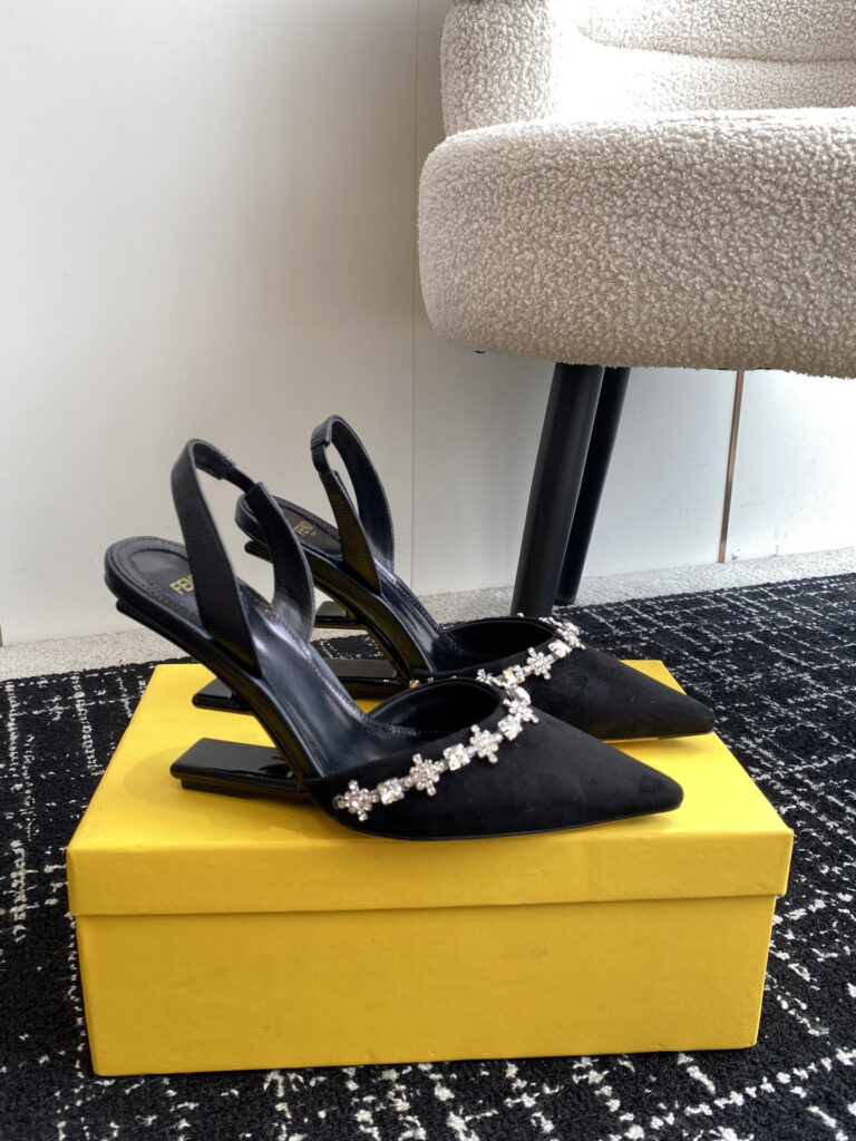 Fendi Heels 7cm/9cm Pumps editorial product context 1