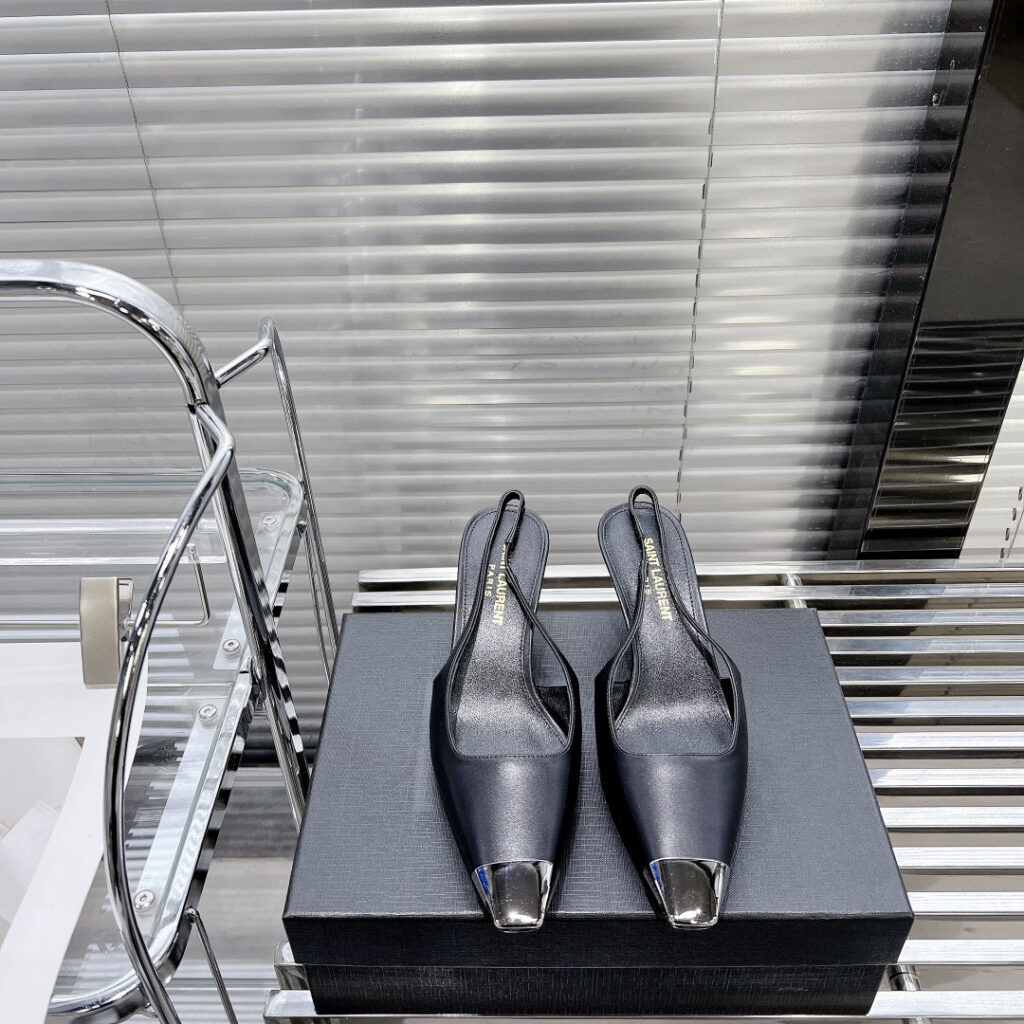 Sa**t Lau*nt Heels Pumps editorial product context 1