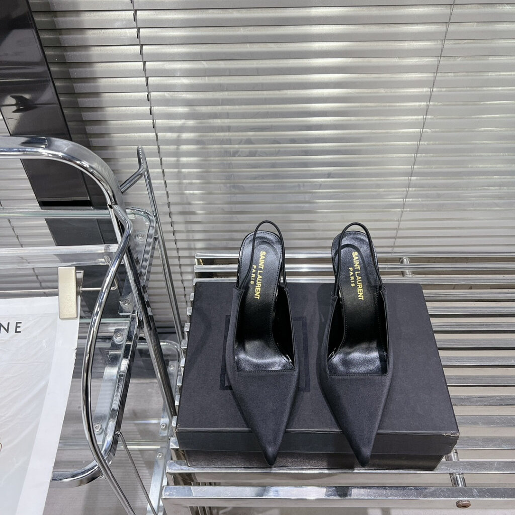 Sa**t Lau*nt Heels Pumps editorial product context 1