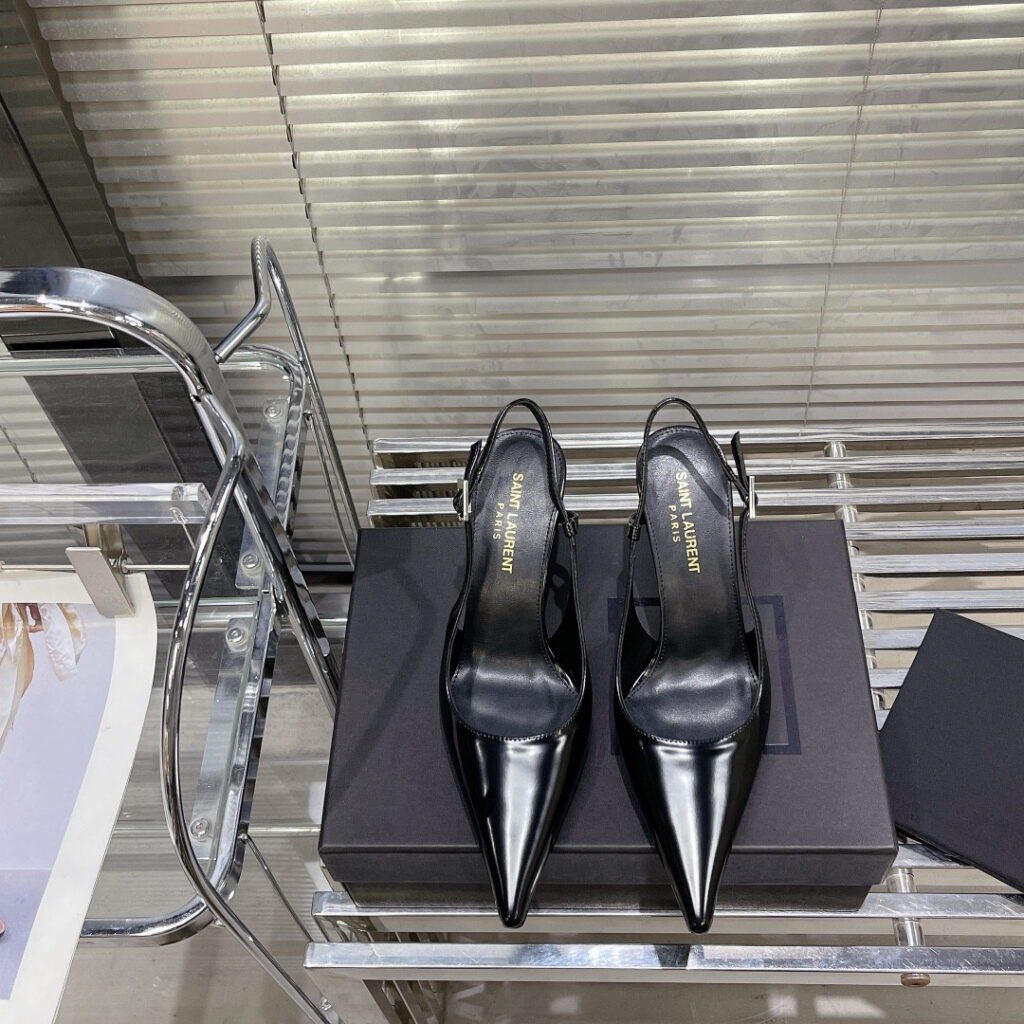 Sa**t Lau*nt Heels Pumps editorial product context 1