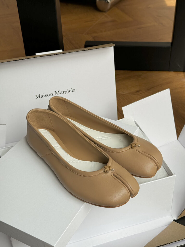 ma*s*n Ma*i*la ballet flats editorial product context 1