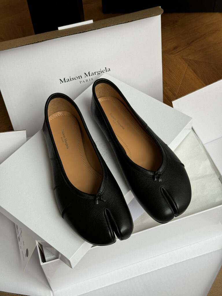 ma*s*n Ma*i*la ballet flats editorial product context 1