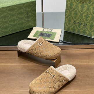 Gucci women's interlocking g slide sandal