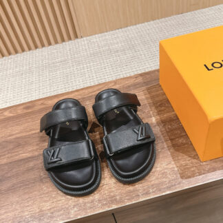 Louis Vuitton slippers