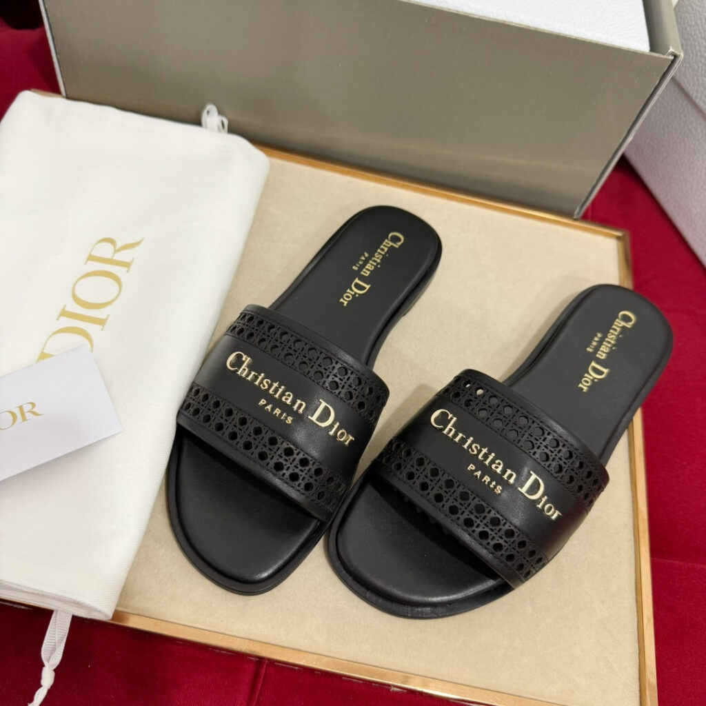 Dior D Lane Slide Slides editorial product context 1