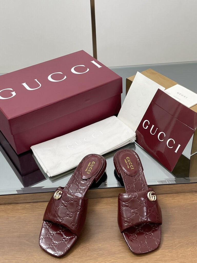 Gucci Women's Sandal Sandals editorial product context 1