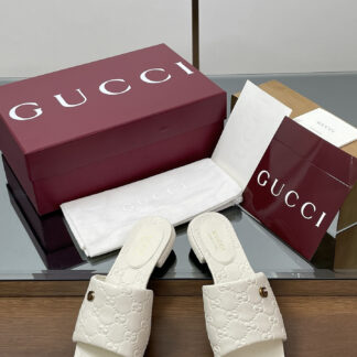 Gucci slippers