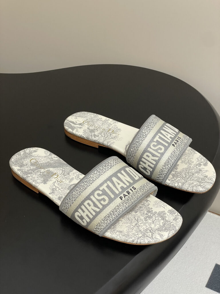 Dior DWAY SLIDES editorial product context 1