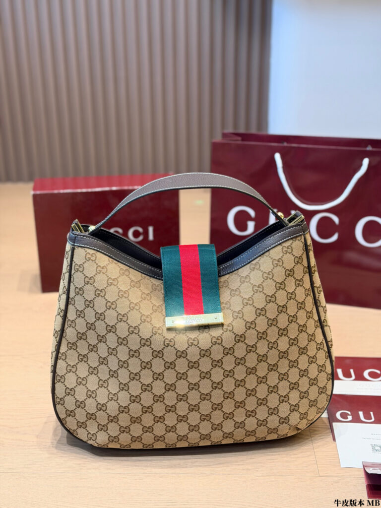 Gucci Leather Hobo Bag editorial product context 2