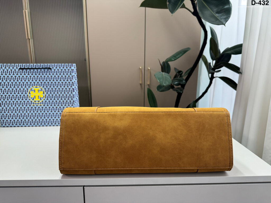 Designer Tote Bag editorial product context 3