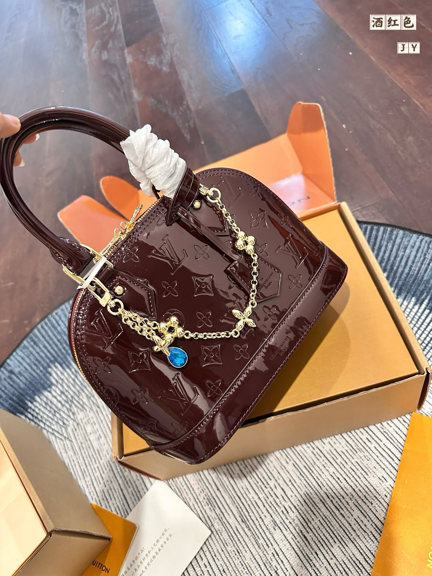 Louis Vuitton Gold Bag - Image 2