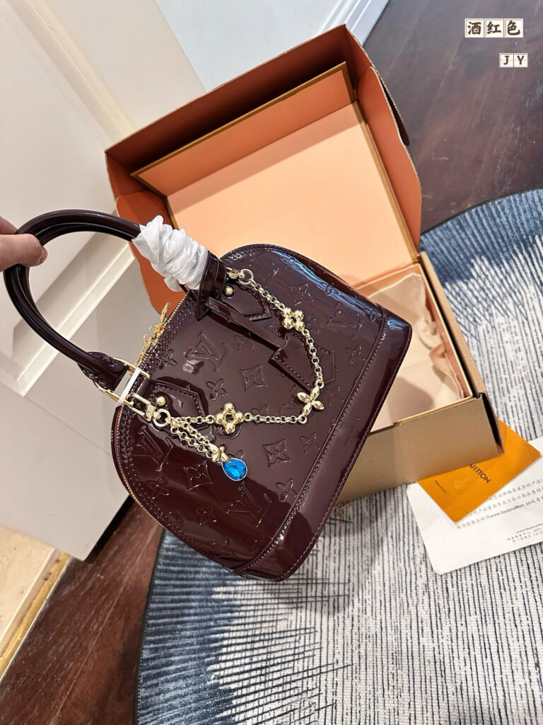 Louis Vuitton Gold Bag editorial product context 3