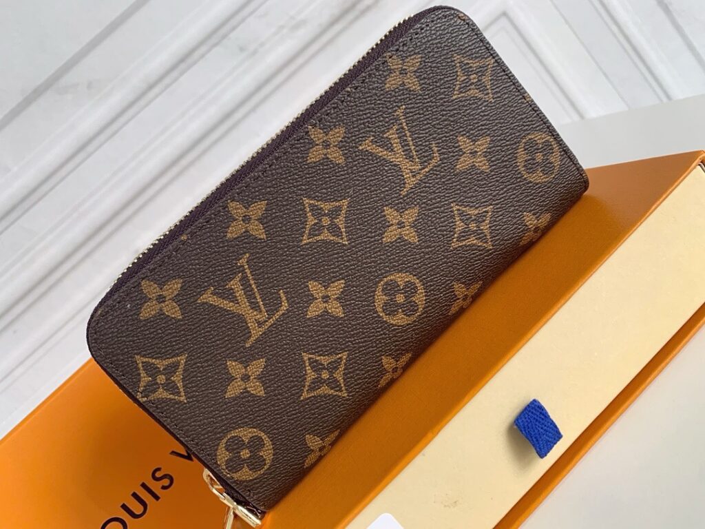 Designer Wallet editorial product context 2