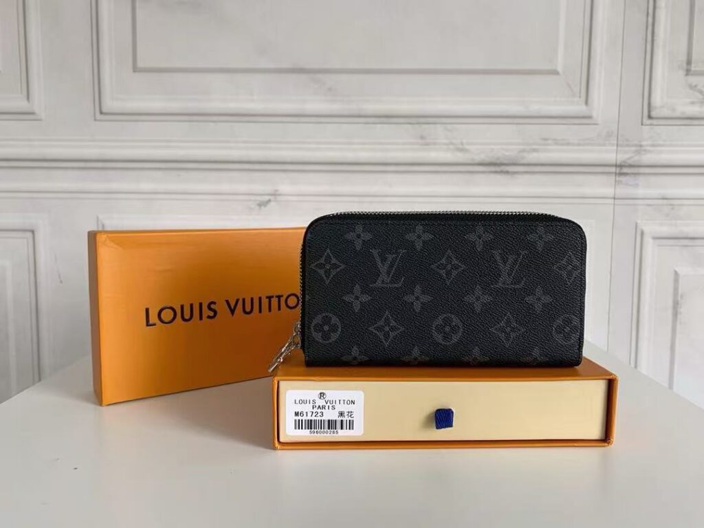 Designer Wallet editorial product context 2