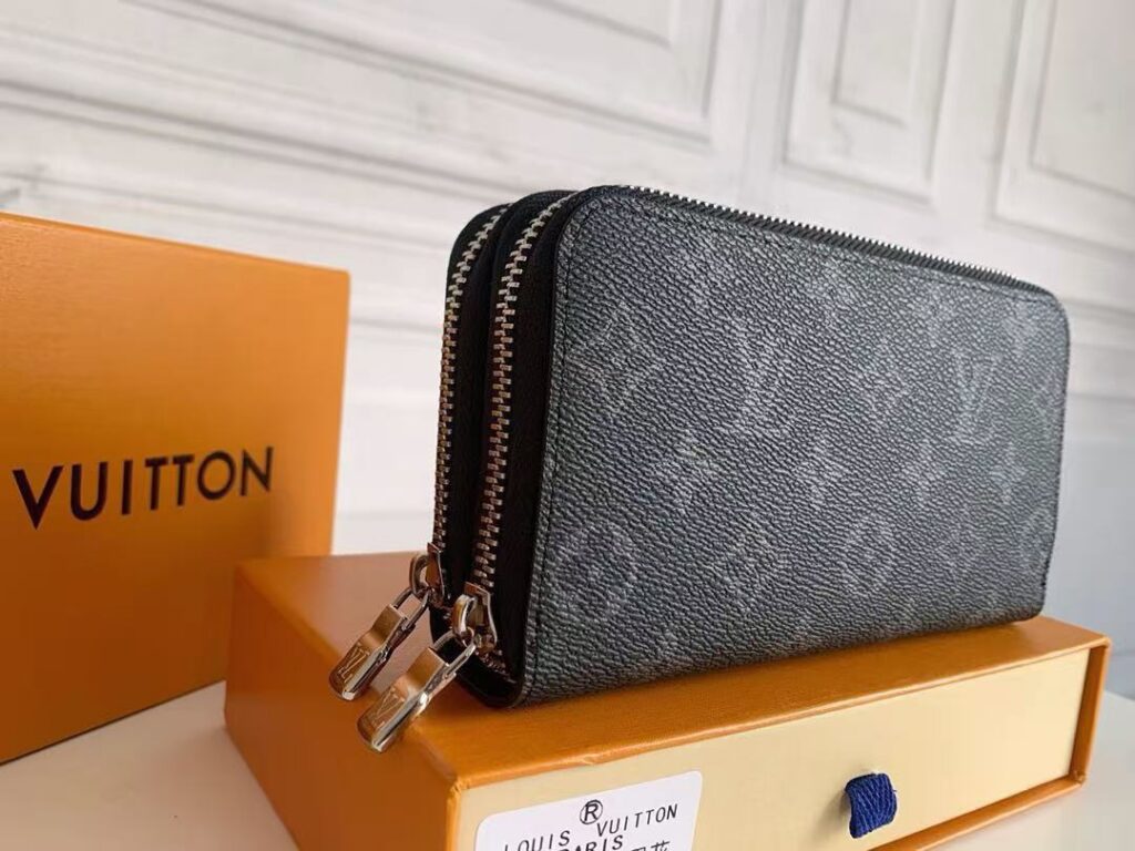 Designer Wallet editorial product context 3