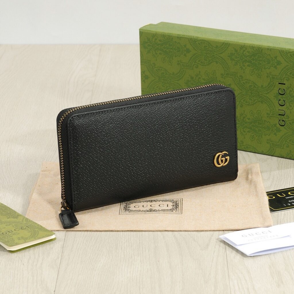 Gucci Leather Bag editorial product context 3