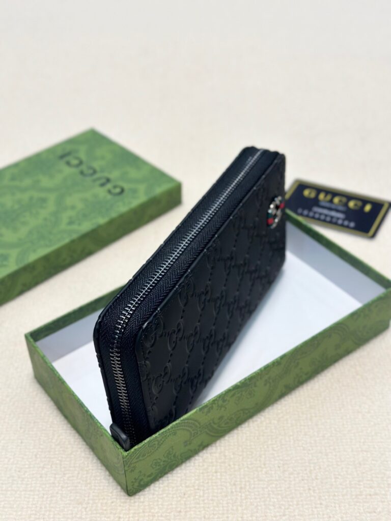 Gucci Black Leather Bag editorial product context 3