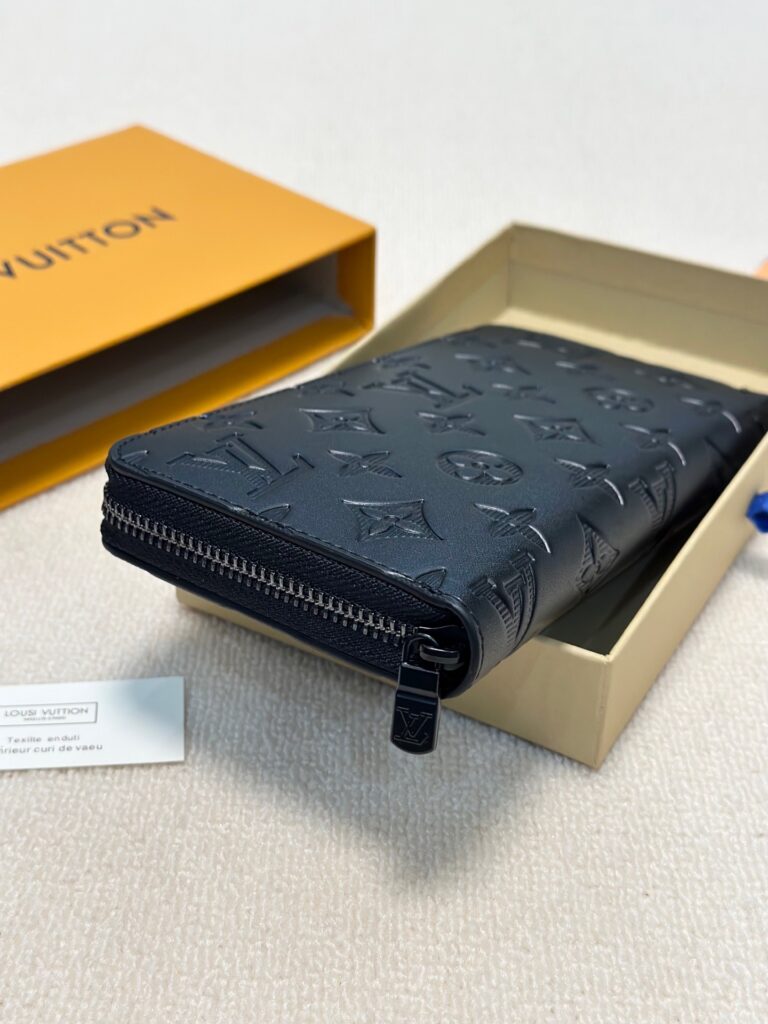 Louis Vuitton Bag editorial product context 3